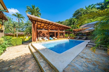 Hotel piscina Arco Iris.jpg